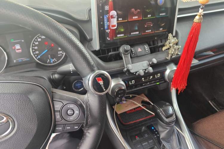 Used Toyota Wildlander 2020 Dual-Engine 2.5L E-CVT Two-Wheel Drive Luxury Edition Audio And AC Panel