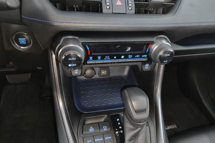 Used Toyota Wildlander 2020 2.0L CVT Two-Wheel Drive Tech Edition Audio And AC Panel