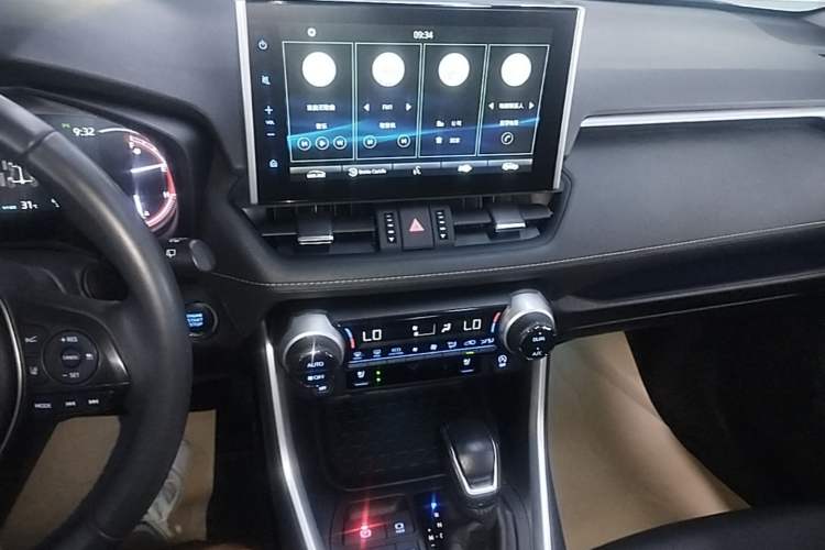 Used Toyota Wildlander 2020 2.0L CVT Four-Wheel Drive Premium Edition Audio And AC Panel