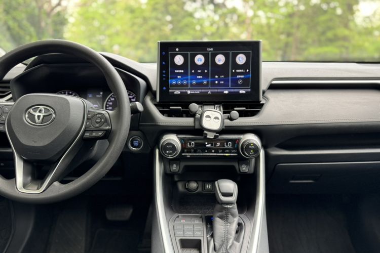 Used Toyota Wildlander 2020 2.0L CVT 4x4 Luxury Edition Audio And AC Panel