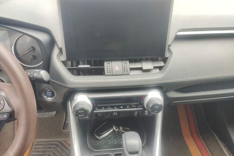 Used Toyota Wildlander 2020 2.0L CVT 4x4 Luxury Edition Audio And AC Panel