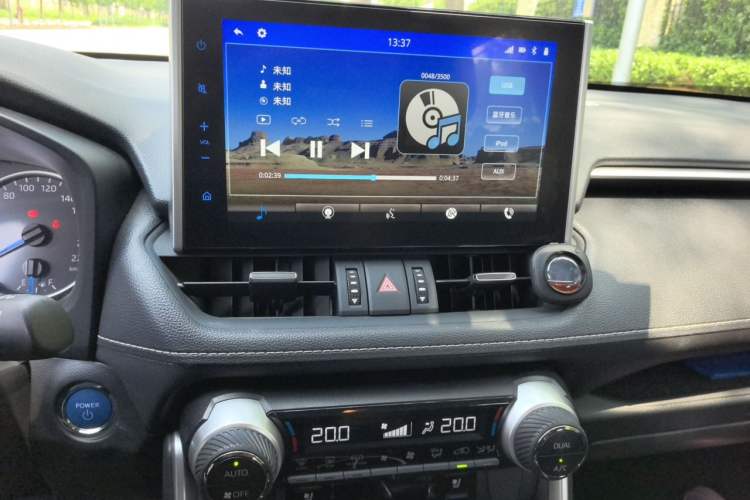 Used Toyota Wildlander 2020 Dual-Engine 2.5L E-CVT Two-Wheel Drive Prestige Edition Audio And AC Panel