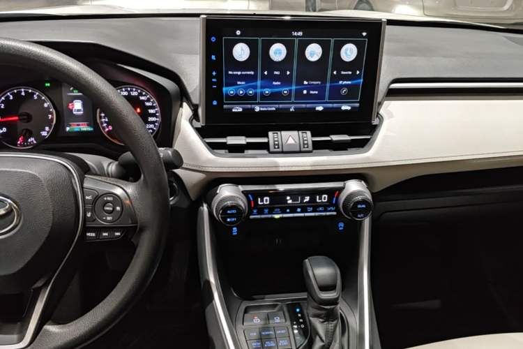 Used Toyota Wildlander 2020 2.0L CVT 4x4 Luxury Edition Audio And AC Panel