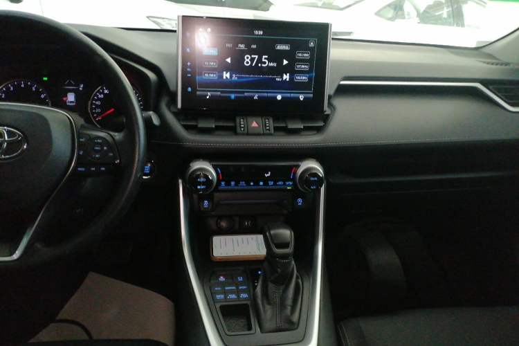 Used Toyota Wildlander 2020 2.0L CVT 4x4 Luxury Edition Audio And AC Panel