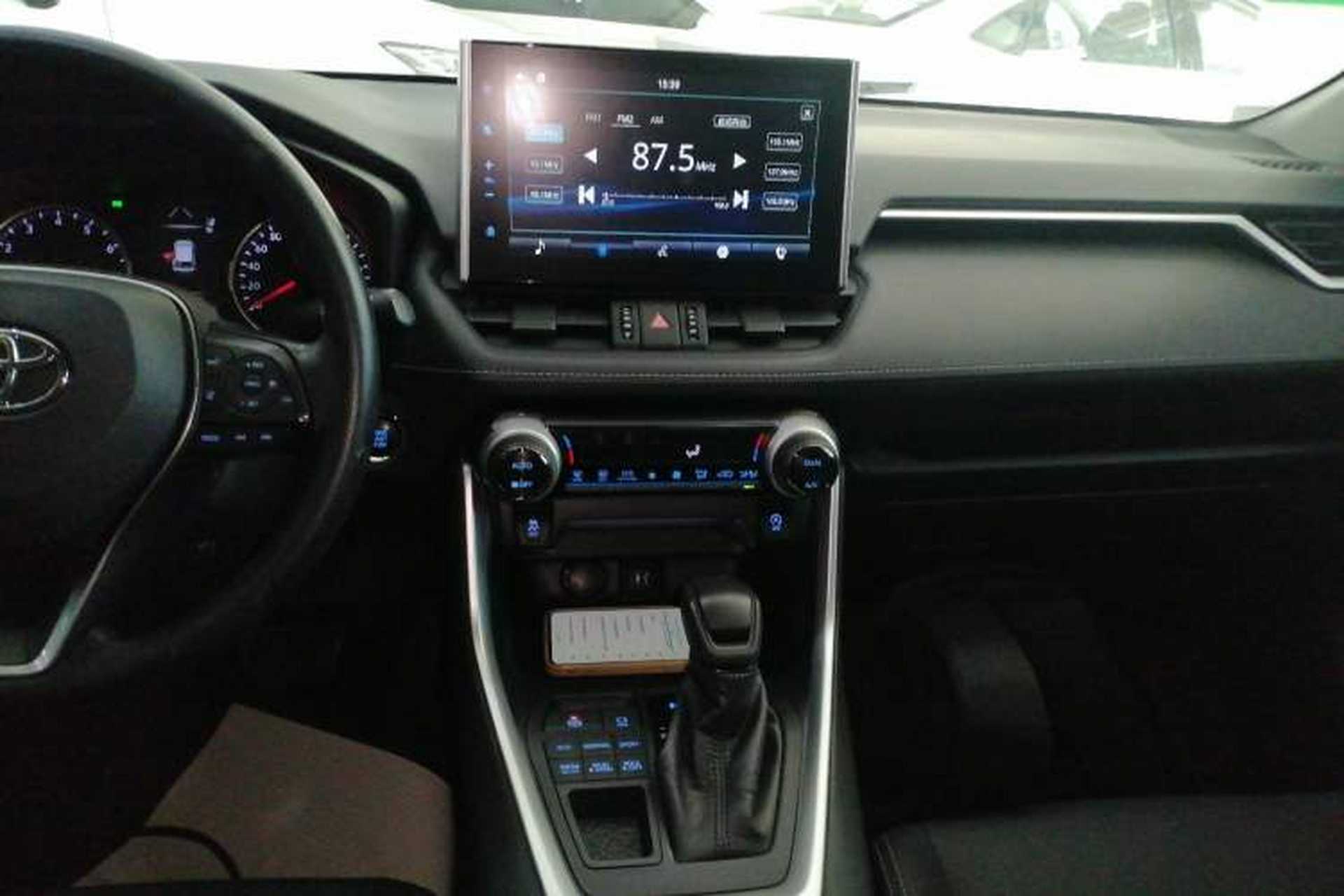 Used Toyota Wildlander 2020 2.0L CVT 4x4 Luxury Edition Audio And AC Panel