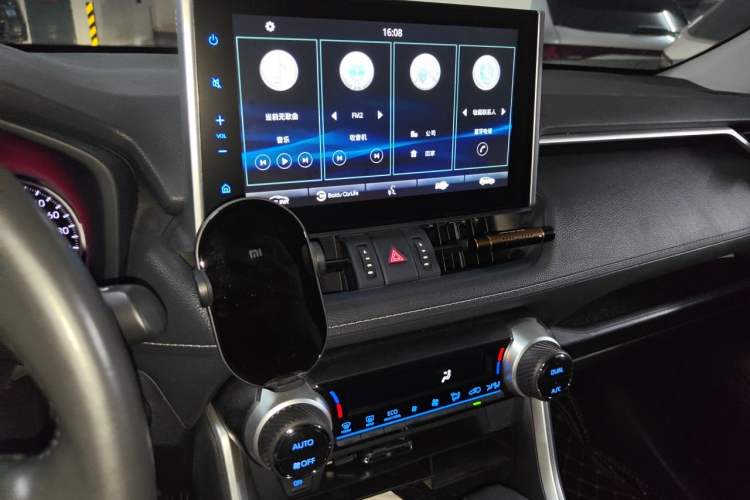 Used Toyota Wildlander 2020 Dual-Motor 2.5L E-CVT Four-Wheel Drive Luxury Edition Audio And AC Panel