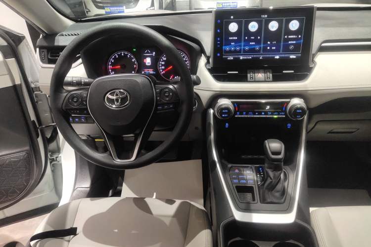Used Toyota Wildlander 2020 2.0L CVT 4x4 Luxury Edition Audio And AC Panel
