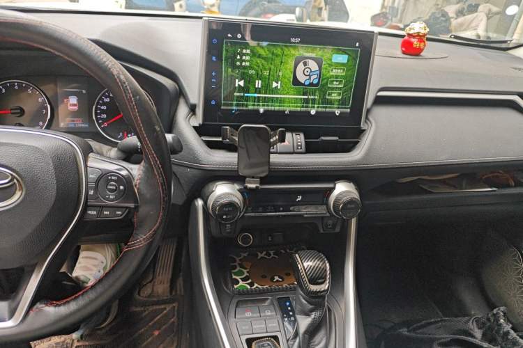 Used Toyota Wildlander 2020 2.0L CVT Two-Wheel Drive Luxury Edition Audio And AC Panel