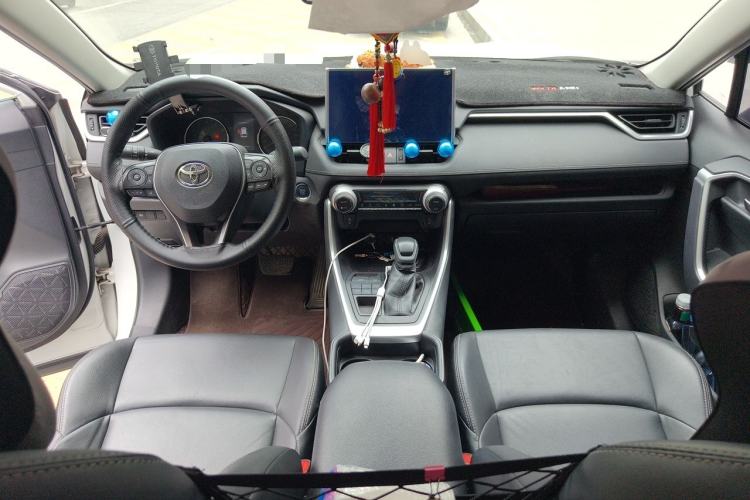 Used Toyota Wildlander 2020 2.0L CVT 4x4 Luxury Edition Center Console