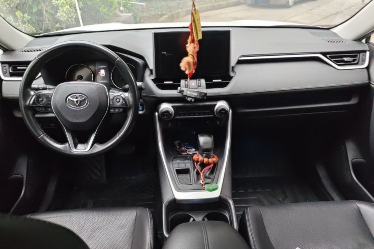 Used Toyota Wildlander 2020 2.0L CVT Two-Wheel Drive Prestige Edition Center Console
