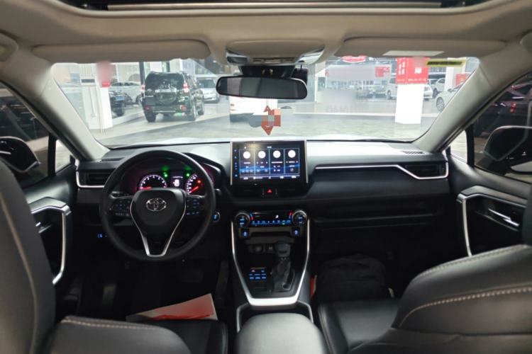 Used Toyota Wildlander 2020 2.0L CVT 4x4 Luxury Edition Center Console