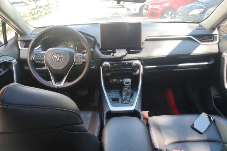 Used Toyota Wildlander 2020 2.0L CVT 4x4 Luxury Edition Center Console