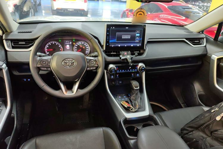 Used Toyota Wildlander 2020 2.0L CVT Two-Wheel Drive Prestige Edition Center Console