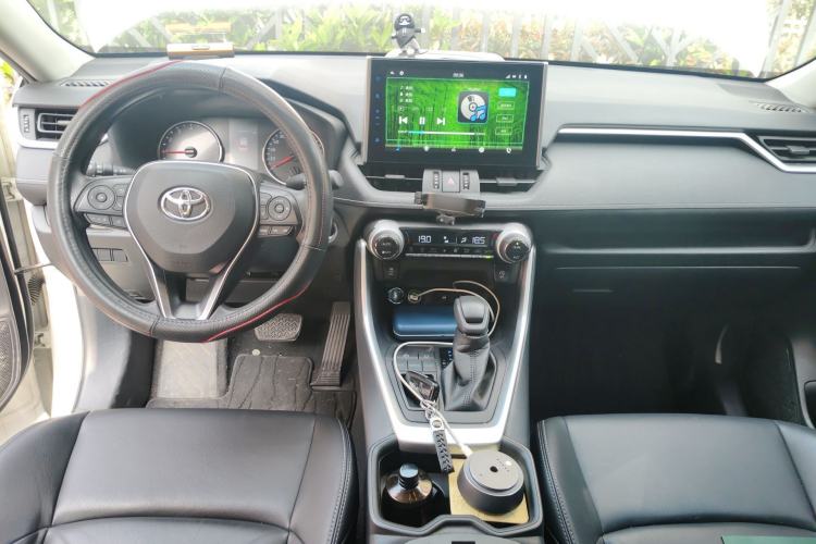 Used Toyota Wildlander 2020 2.0L CVT Two-Wheel Drive Luxury Edition Center Console