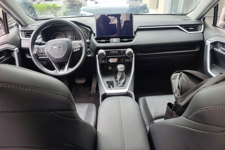 Used Toyota Wildlander 2020 2.0L CVT Two-Wheel Drive Prestige Edition Center Console