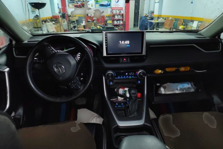 Used Toyota Wildlander 2020 2.0L CVT Two-Wheel Drive Leading Edition Center Console