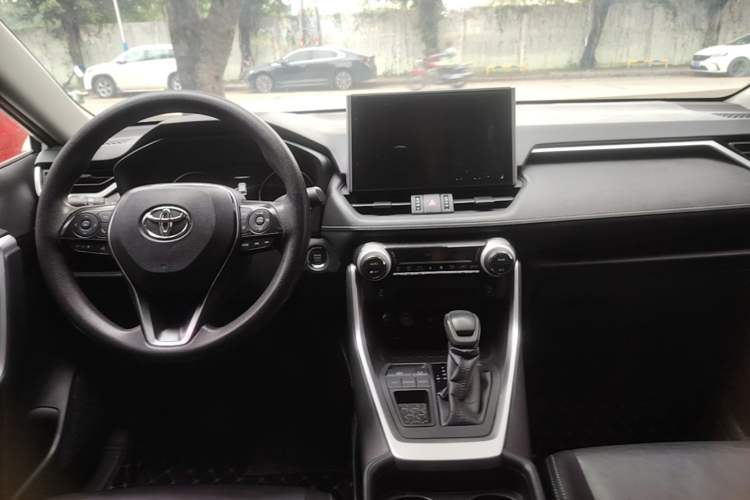 Used Toyota Wildlander 2020 2.0L CVT Two-Wheel Drive Luxury Edition Center Console