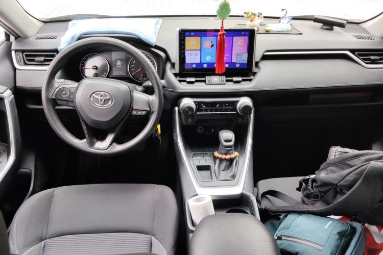 Used Toyota Wildlander 2020 2.0L CVT Two-Wheel Drive Leading Edition Center Console