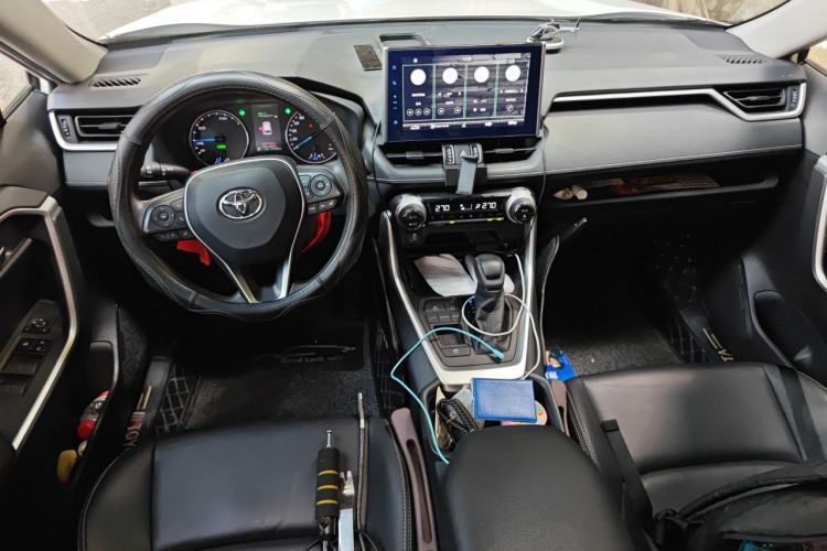 Used Toyota Wildlander 2020 Dual-Engine 2.5L E-CVT Two-Wheel Drive Luxury Edition Center Console