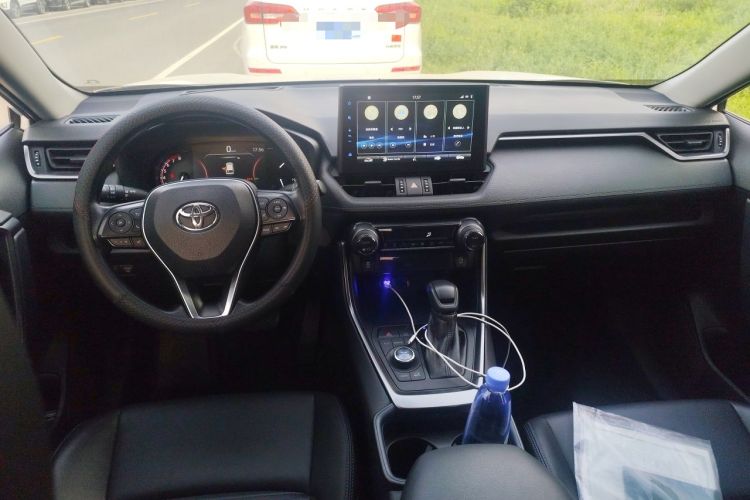 Used Toyota Wildlander 2020 2.0L CVT 4x4 Tech Edition Center Console