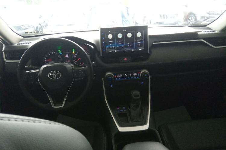 Used Toyota Wildlander 2020 2.0L CVT Two-Wheel Drive Luxury Edition Center Console