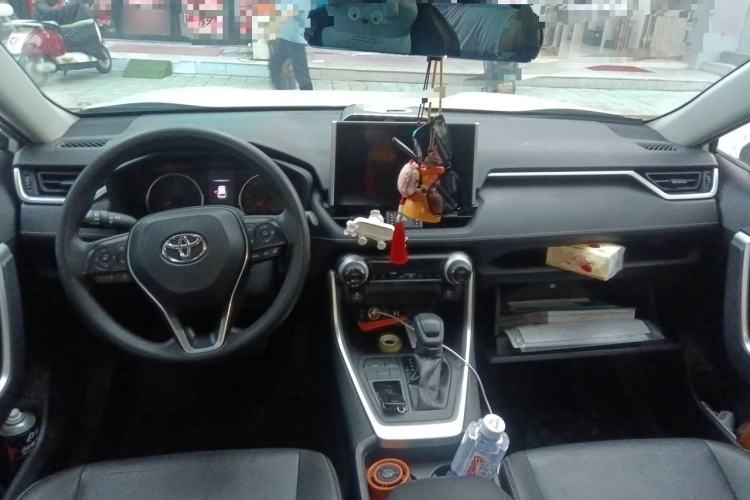 Used Toyota Wildlander 2020 2.0L CVT Two-Wheel Drive Luxury Edition Center Console