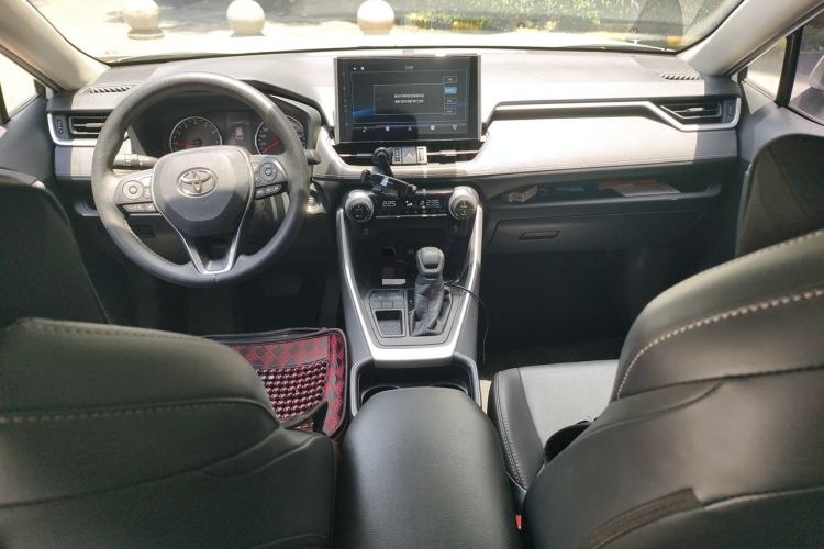 Used Toyota Wildlander 2020 2.0L CVT Two-Wheel Drive Luxury Edition Center Console