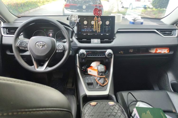 Used Toyota Wildlander 2020 2.0L CVT 4x4 Luxury Edition Center Console