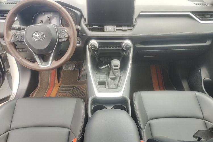 Used Toyota Wildlander 2020 2.0L CVT 4x4 Luxury Edition Center Console
