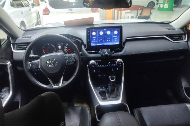 Used Toyota Wildlander 2020 2.0L CVT Two-Wheel Drive Prestige Edition Center Console