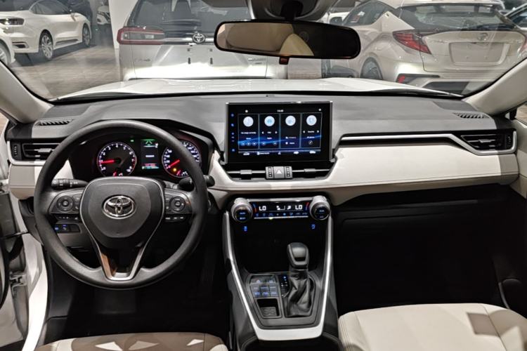 Used Toyota Wildlander 2020 2.0L CVT 4x4 Luxury Edition Center Console