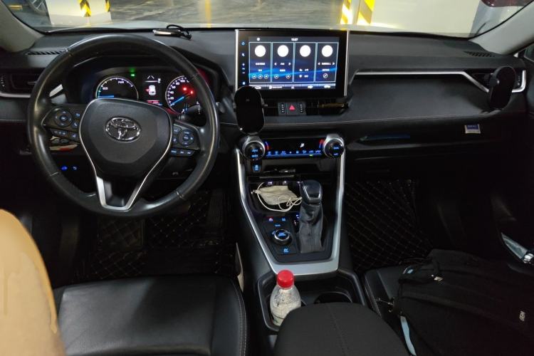 Used Toyota Wildlander 2020 Dual-Motor 2.5L E-CVT Four-Wheel Drive Luxury Edition Center Console