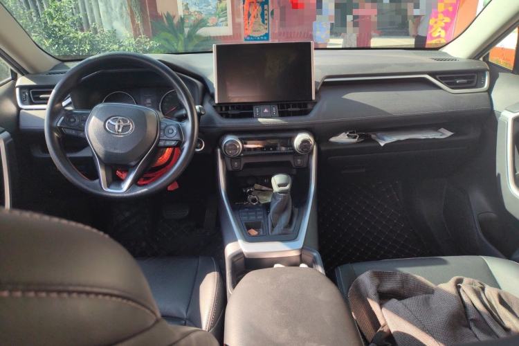 Used Toyota Wildlander 2020 2.0L CVT 4x4 Luxury Edition Center Console
