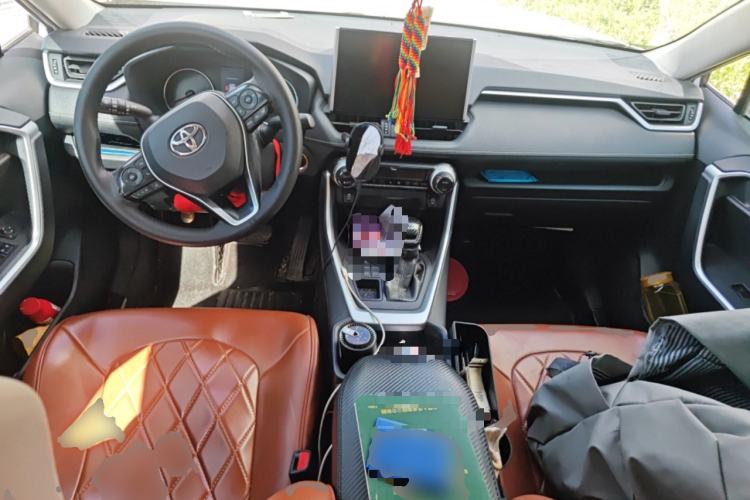 Used Toyota Wildlander 2020 2.0L CVT 4x4 Luxury Edition Center Console