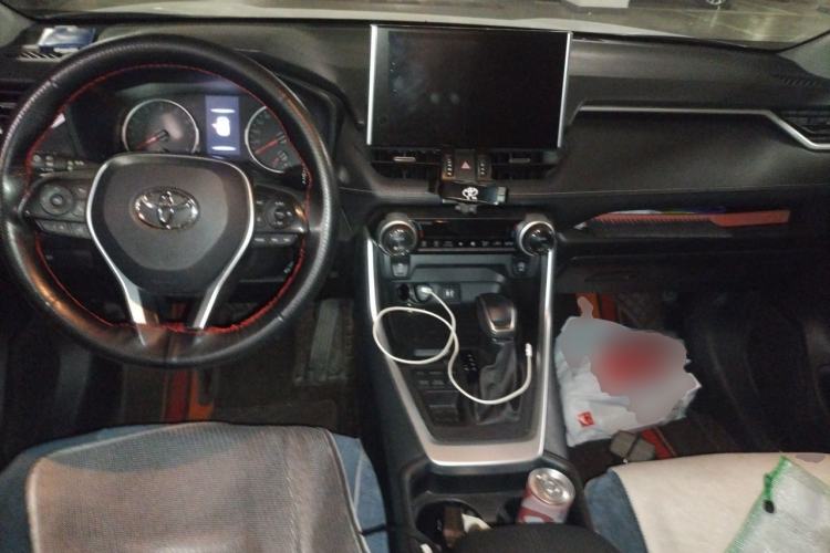 Used Toyota Wildlander 2020 2.0L CVT 4x4 Luxury Edition Center Console