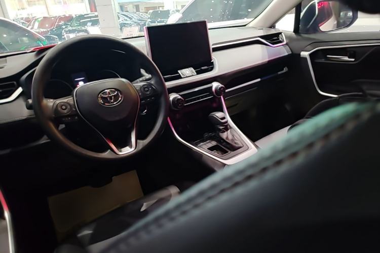 Used Toyota Wildlander 2020 2.0L CVT Two-Wheel Drive Luxury Edition Center Console