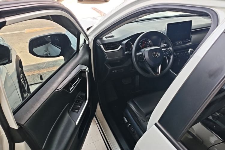 Used Toyota Wildlander 2020 2.0L CVT Two-Wheel Drive Luxury Edition Driver Seat