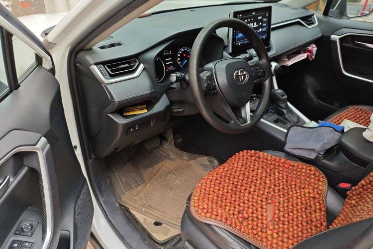 Used Toyota Wildlander 2020 Dual-Engine 2.5L E-CVT Two-Wheel Drive Luxury Edition Driver Seat