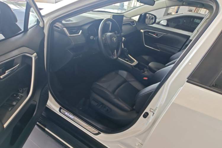 Used Toyota Wildlander 2020 Dual-Motor 2.5L E-CVT Four-Wheel Drive Luxury Edition Driver Seat