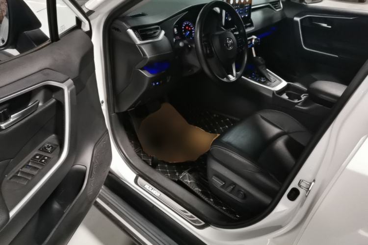 Used Toyota Wildlander 2020 Dual-Motor 2.5L E-CVT Four-Wheel Drive Luxury Edition Driver Seat