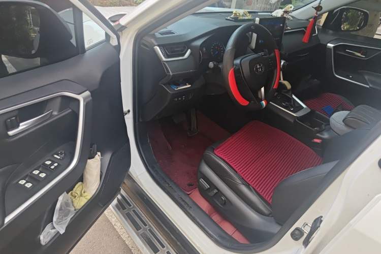 Used Toyota Wildlander 2020 Dual-Motor 2.5L E-CVT Four-Wheel Drive Luxury Edition Driver Seat