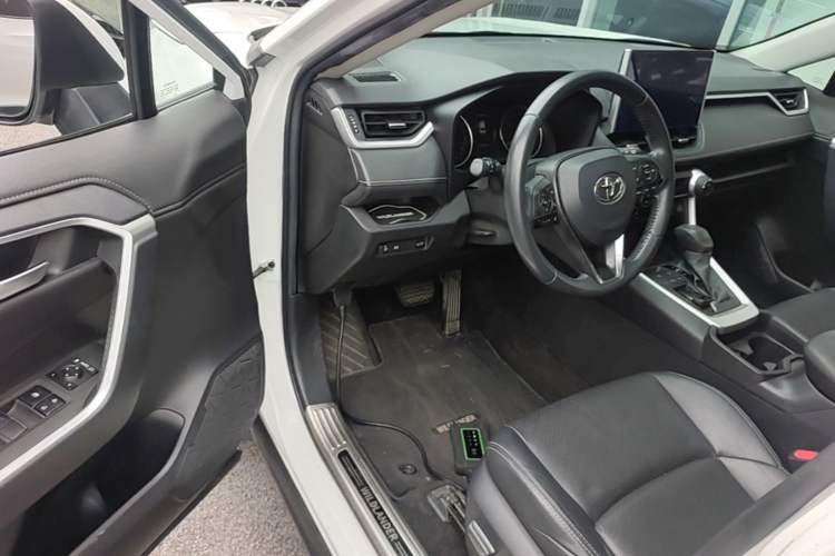 Used Toyota Wildlander 2020 2.0L CVT Two-Wheel Drive Prestige Edition Driver Seat