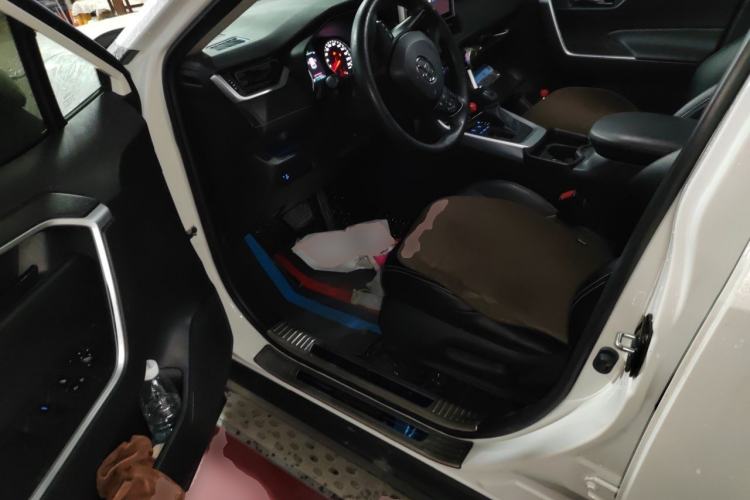 Used Toyota Wildlander 2020 2.0L CVT Two-Wheel Drive Leading Edition Driver Seat