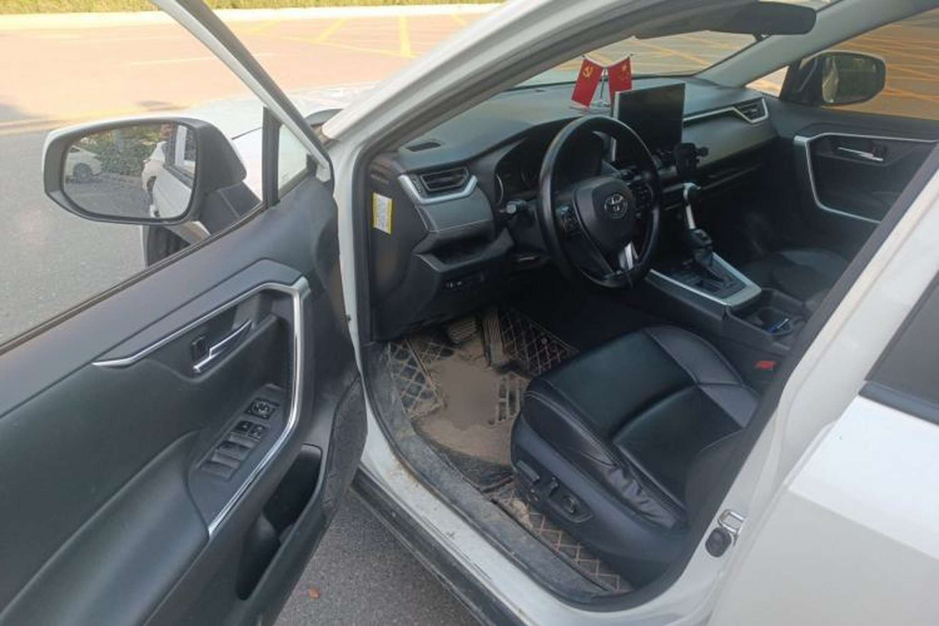 Used Toyota Wildlander 2020 2.0L CVT 4x4 Luxury Edition Driver Seat