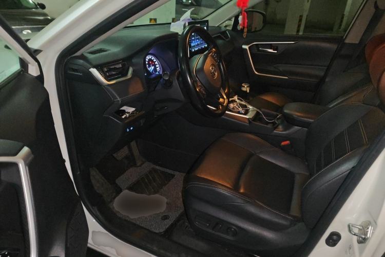 Used Toyota Wildlander 2020 Dual-Engine 2.5L E-CVT Two-Wheel Drive Luxury Edition Driver Seat