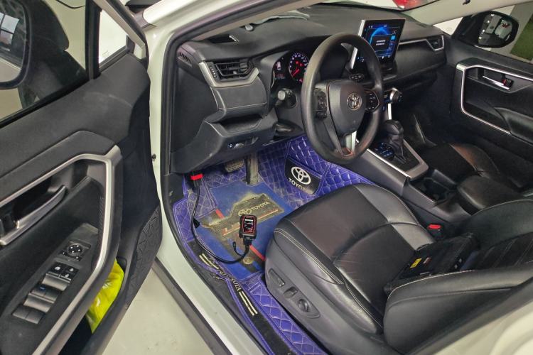 Used Toyota Wildlander 2020 2.0L CVT 4x4 Luxury Edition Driver Seat