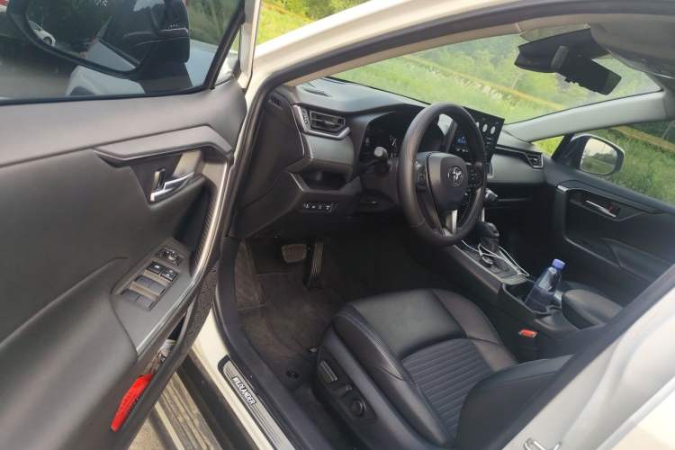 Used Toyota Wildlander 2020 2.0L CVT 4x4 Tech Edition Driver Seat