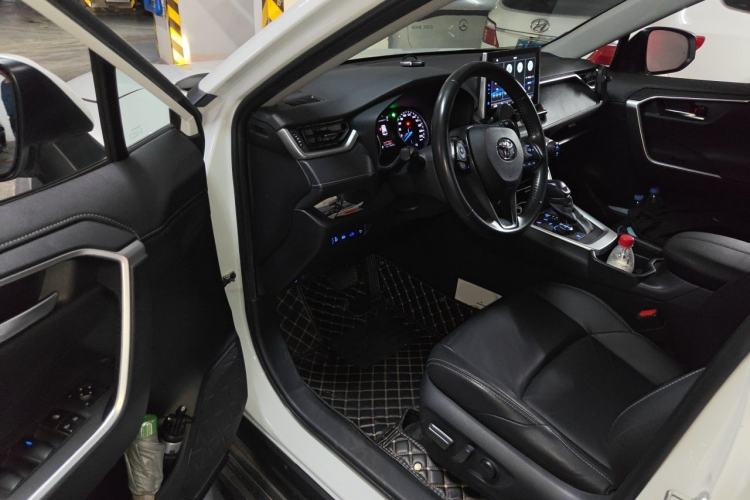 Used Toyota Wildlander 2020 Dual-Motor 2.5L E-CVT Four-Wheel Drive Luxury Edition Driver Seat