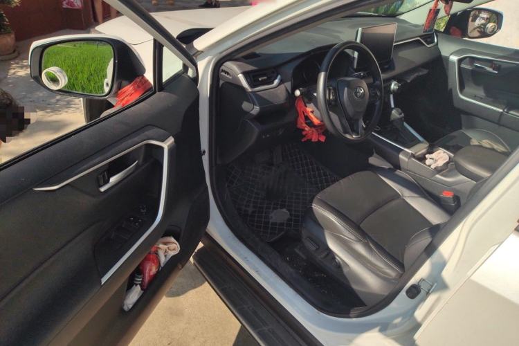 Used Toyota Wildlander 2020 2.0L CVT 4x4 Luxury Edition Driver Seat