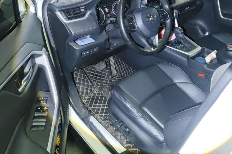 Used Toyota Wildlander 2020 Dual-Motor 2.5L E-CVT Four-Wheel Drive Luxury Edition Driver Seat